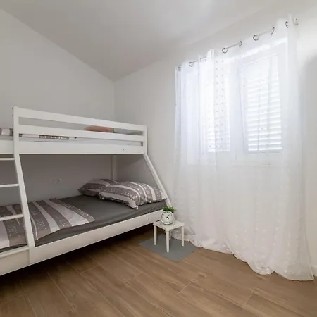 Apartamento Maja Petrcane